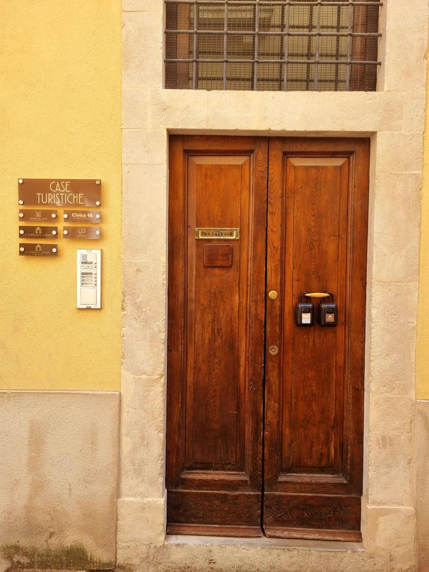 Civico16 Appartamento LʼAquila Exterior foto